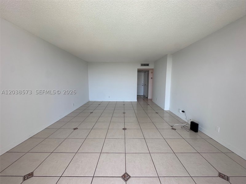 Apartment for rent at Arlen House 823