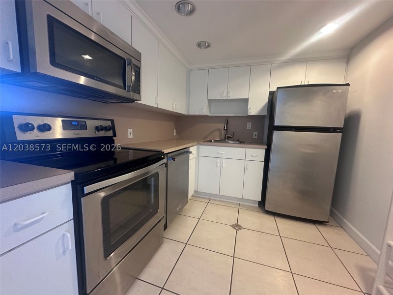 Apartment for rent at Arlen House 823