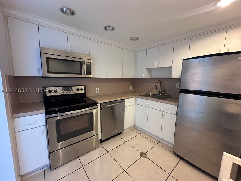 Apartment for rent at Arlen House 823