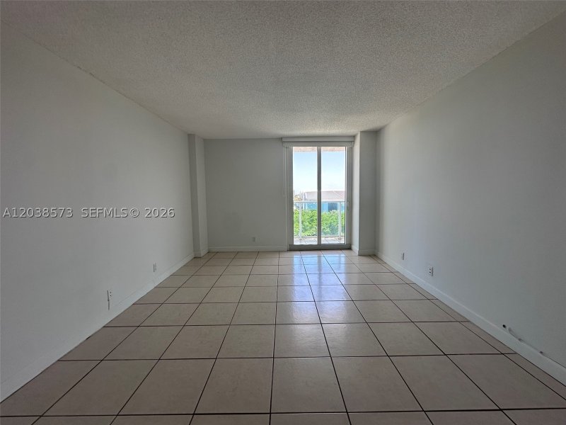 Apartment for rent at Arlen House 823