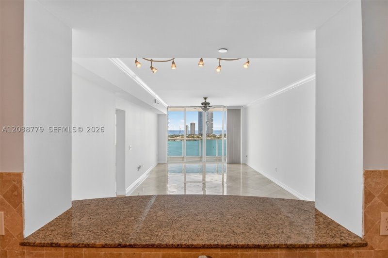 Condo for sale at Aventura Marina II 1611