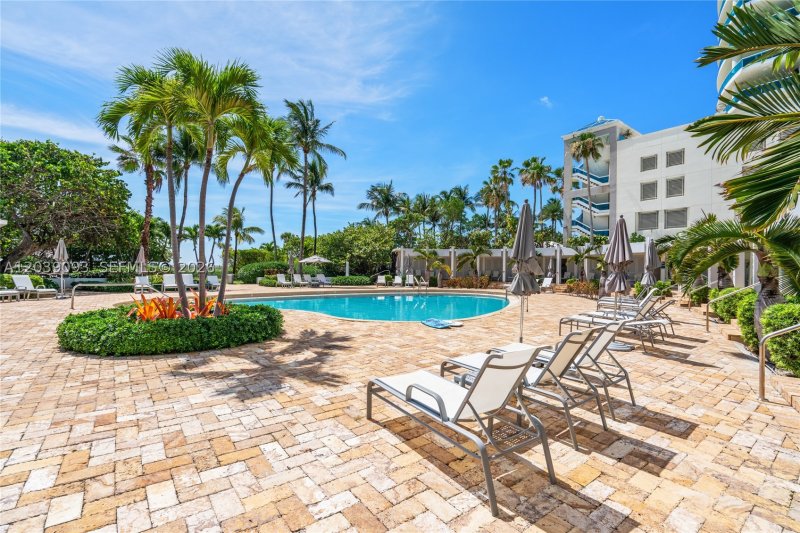 Apartment for rent at Crystal House 10H