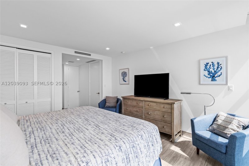 Apartment for rent at Crystal House 10H