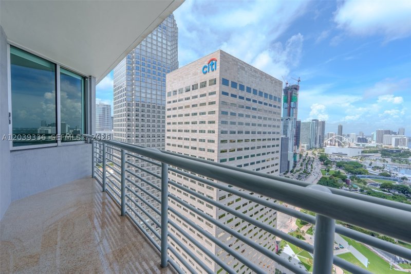 Alquiler de apartamento en One Miami East Tower 4122