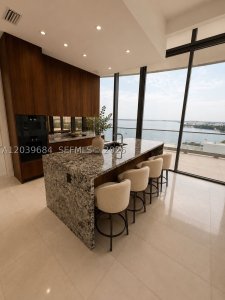 Alquiler de apartamento en Una Residences at Brickell 1503