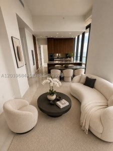 Alquiler de apartamento en Una Residences at Brickell 1503