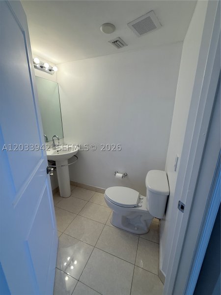Apartment for rent at Platinum Condo 1504