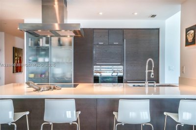 Comprar apartamento no Capri Marina Grande 1103