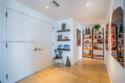 Comprar apartamento no Capri Marina Grande 1103