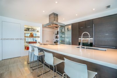 Comprar apartamento no Capri Marina Grande 1103