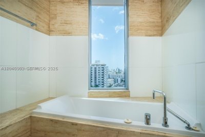 Comprar apartamento no Capri Marina Grande 1103
