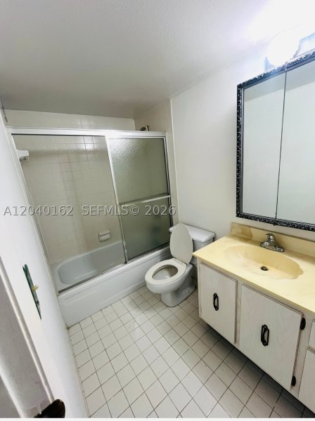 Condo for sale at Olympus Towers 1015
