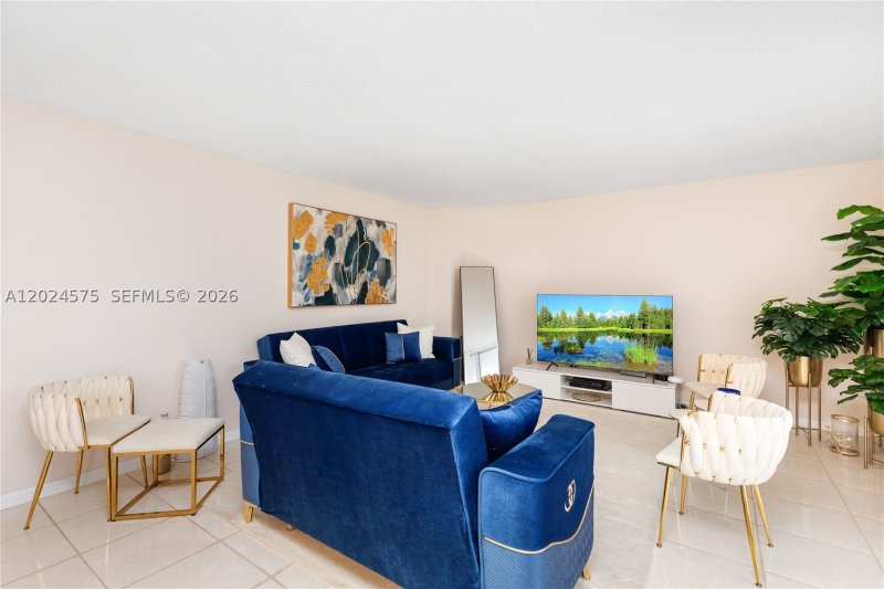 Apartment for rent at Parker Plaza Estates 307