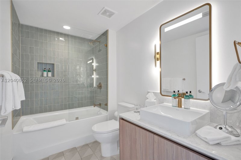 Condo for sale at Natiivo Gale Miami Hotel & Residences 3916
