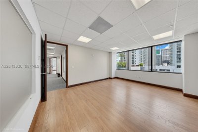 Comprar apartamento no The Club At Brickell Bay 1270-A-D