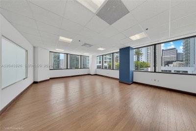Comprar apartamento no The Club At Brickell Bay 1270-A-D