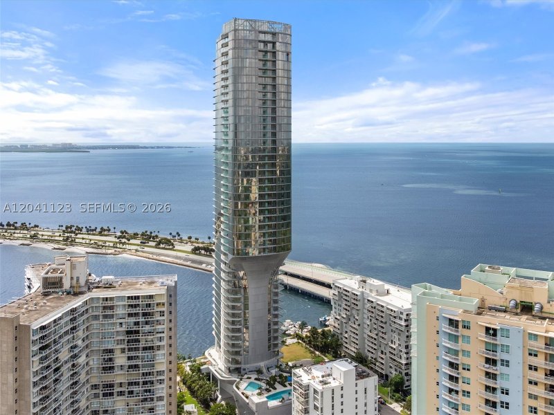 Comprar apartamento no Una Residences at Brickell 502