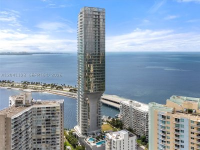 Comprar apartamento no Una Residences at Brickell 502