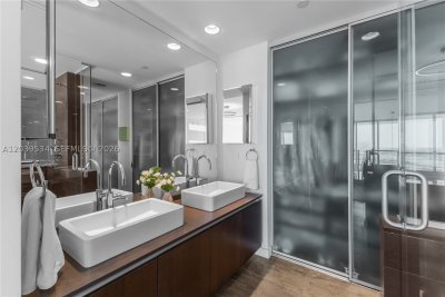 Comprar apartamento no Ten Museum Park 3101
