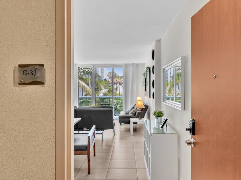 Apartment for rent at Tides Hollywood Beach 3j