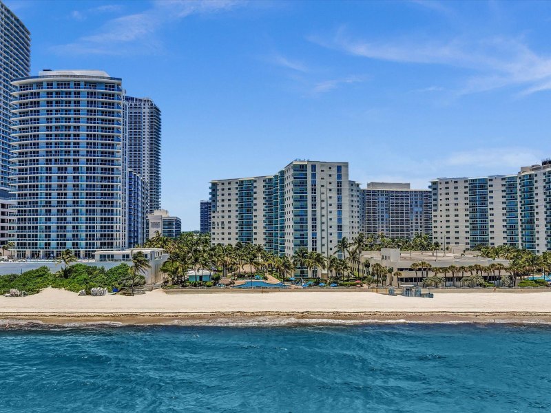 Apartment for rent at Tides Hollywood Beach 3j
