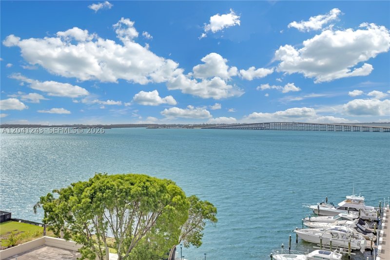 Apartment for rent at Brickell Place III A805