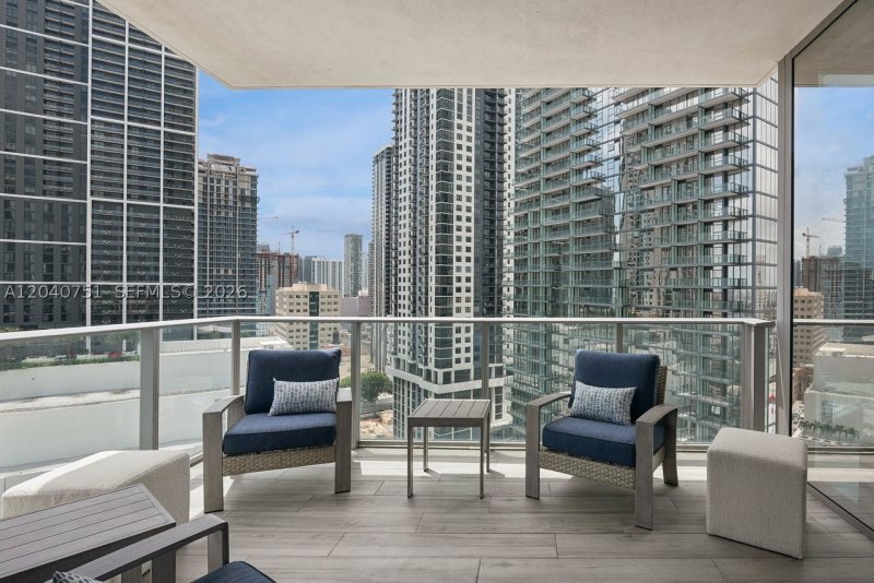 Alquiler de apartamento en Paramount Miami WorldCenter 1711