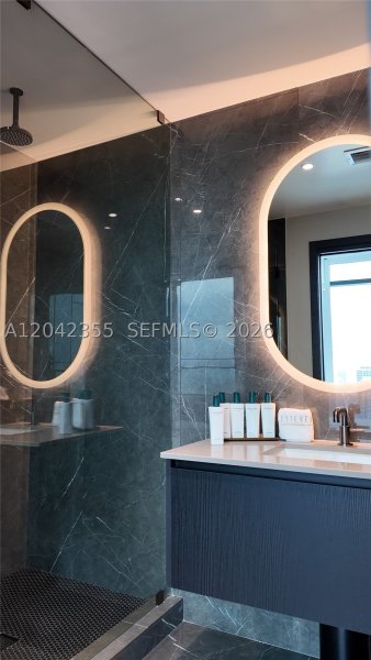 Alquiler de apartamento en E11EVEN Hotel & Residences PH05