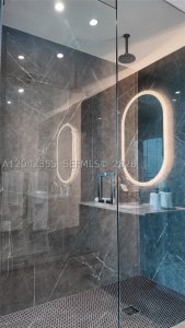 Aluguel de apartamento no E11EVEN Hotel & Residences PH05