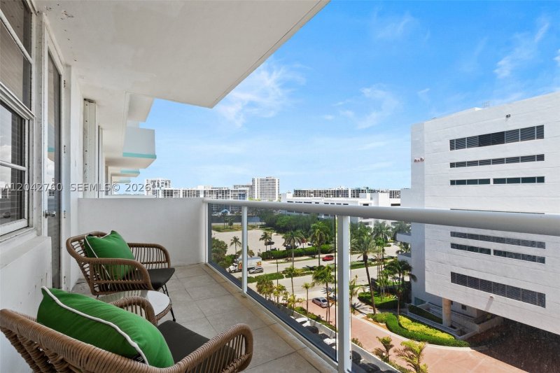 Condo for sale at Sea Air Towers 921