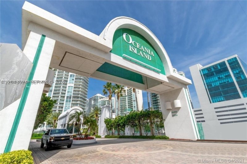 Apartment for rent at Oceania 4 942
