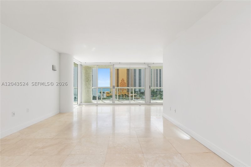 Apartment for rent at Oceania 4 942