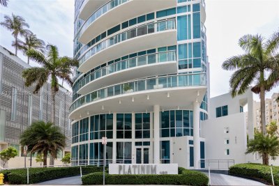 Platinum Condo Apt #1507