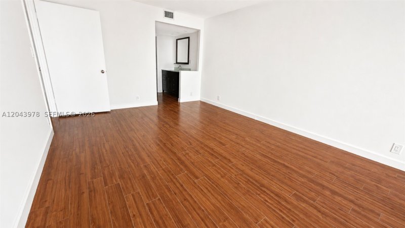 Comprar apartamento no Brickell Place B2203