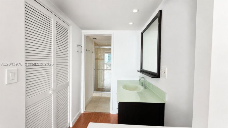 Comprar apartamento no Brickell Place B2203