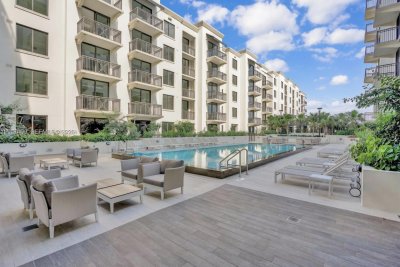 Aluguel de apartamento no Merrick Manor 204