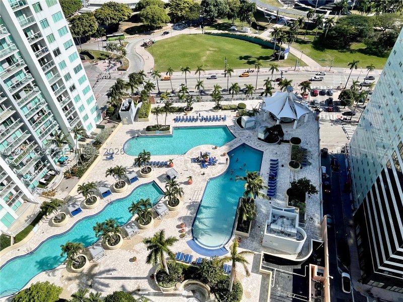 Apartment for rent at Vizcayne South Tower 2409