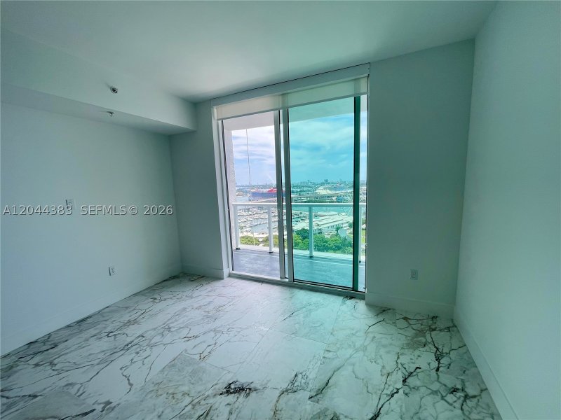 Apartment for rent at Vizcayne South Tower 2409