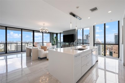 Comprar apartamento no 100 Las Olas 3201