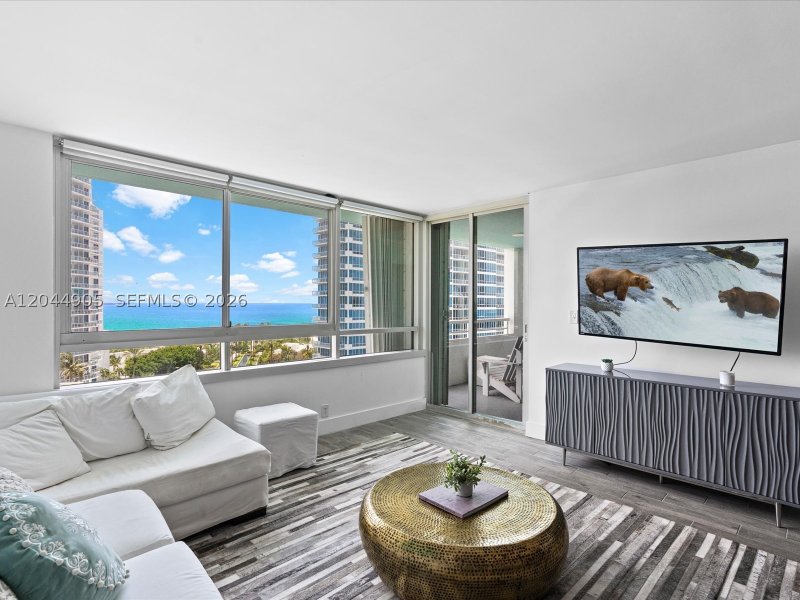 Condo for sale at South Pointe Tower 1102