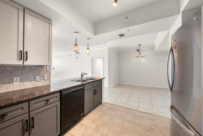 Apartment for rent at Cite On The Bay 420