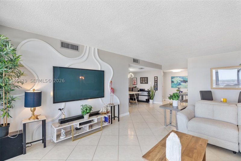 Apartment for rent at Del Prado South Tower 1401