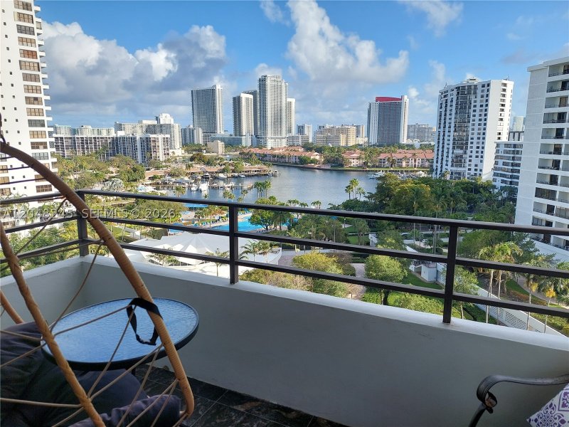 Apartment for rent at Olympus Towers 1018