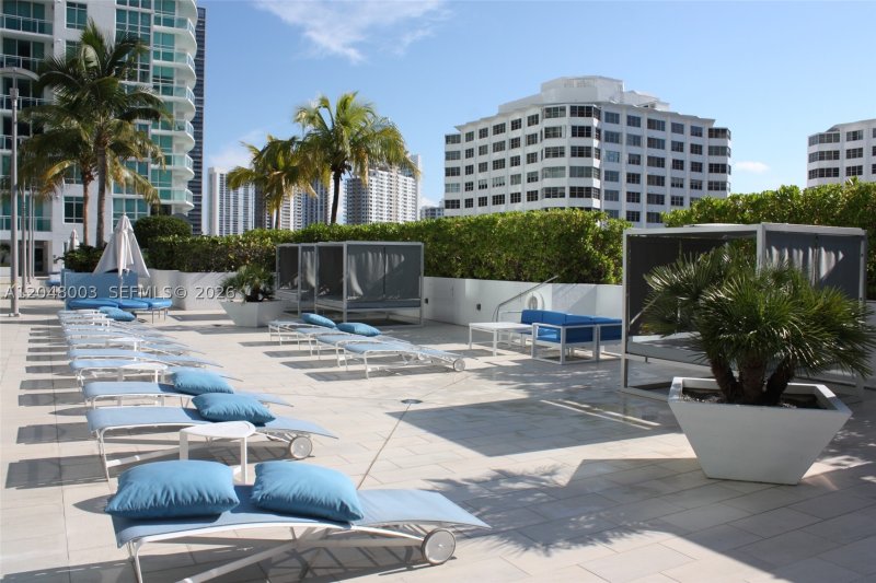 Apartment for rent at The Plaza Tower II 4006