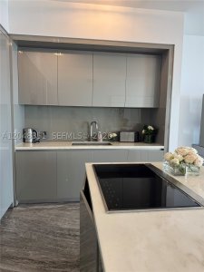 Comprar apartamento en Residences by Armani / Casa 2901