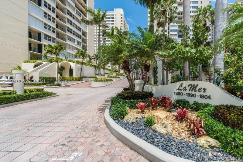 Apartment for rent at La Mer Estates 1607