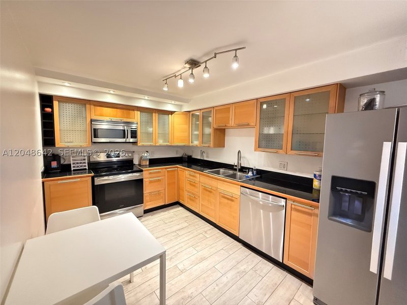 Apartment for rent at La Mer Estates 1607