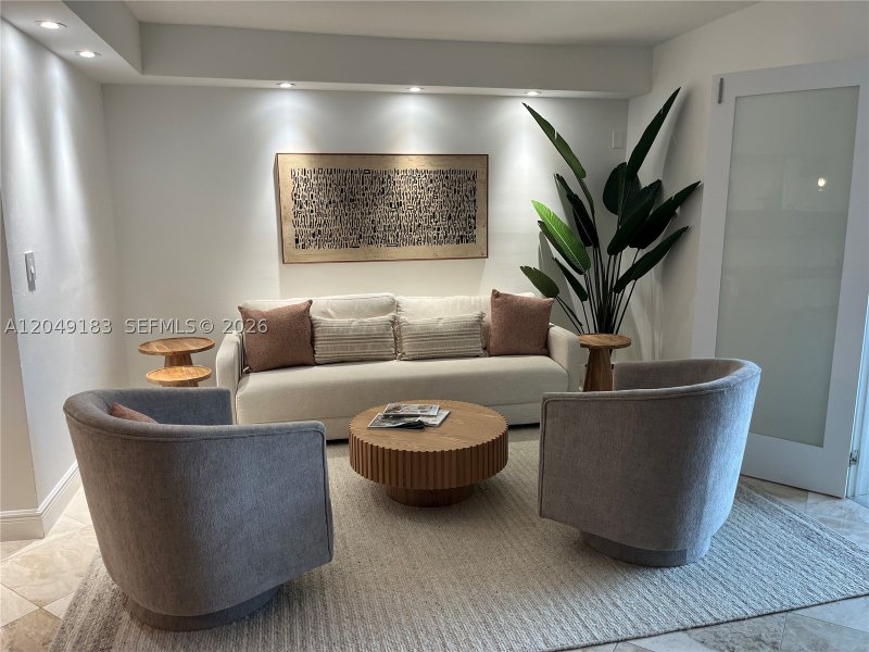 Comprar apartamento en Roney Palace 731