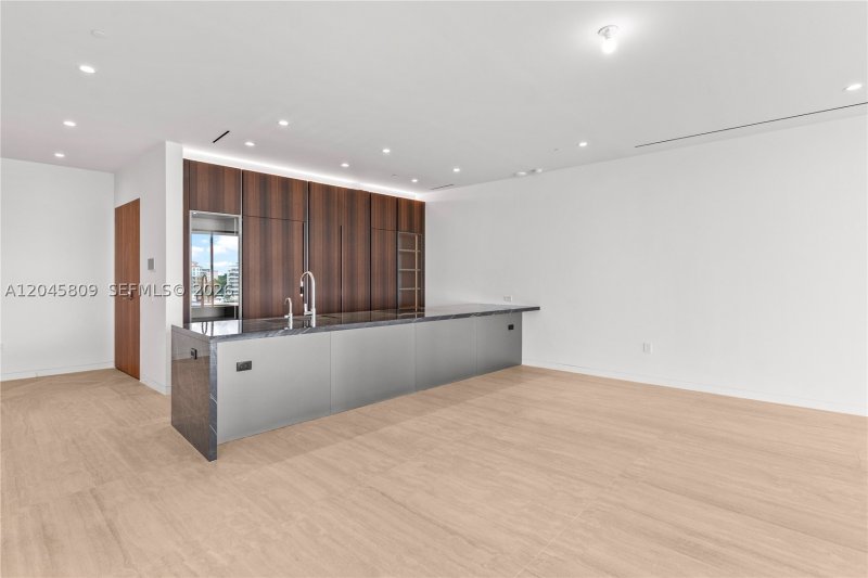 Condo for sale at Vita at Grove Isle L405