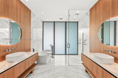 Comprar apartamento en Vita at Grove Isle L405